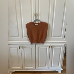 She + Sky: Cropped Sleeveless Sweater Size Medium (Boutique & Rust Orange)